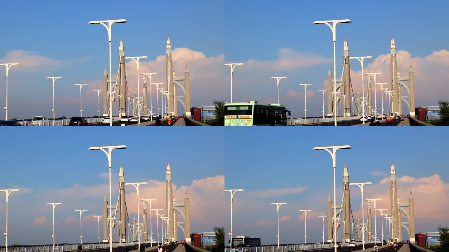 北京昌平南环大桥晚霞彩云和车流延时摄影