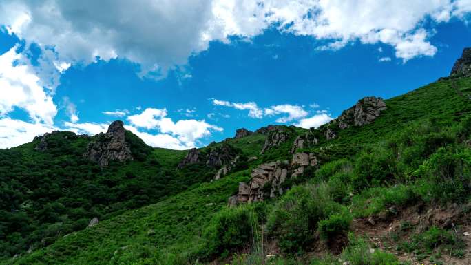 北京东灵山风景聚灵峡高山草甸蓝天白云延时