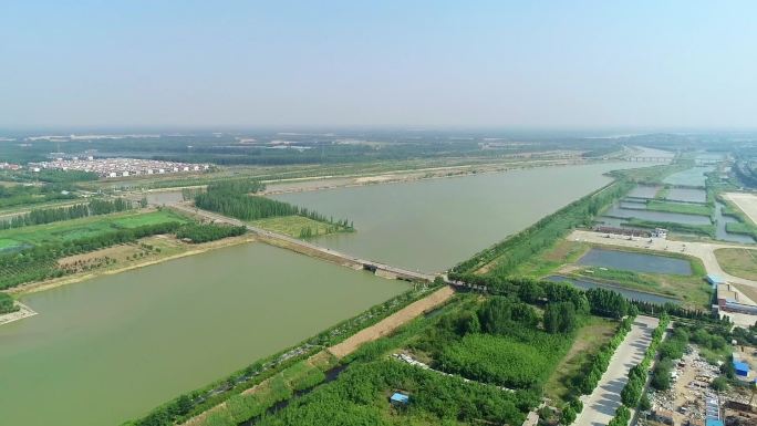 绿水青山 绿色生态 护城河 湿地公园