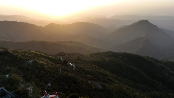 贵州梵净山红云金顶日出逆光道场