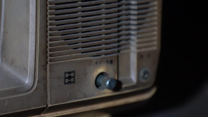 怀旧 老物件 老电视 收音机 水缸
