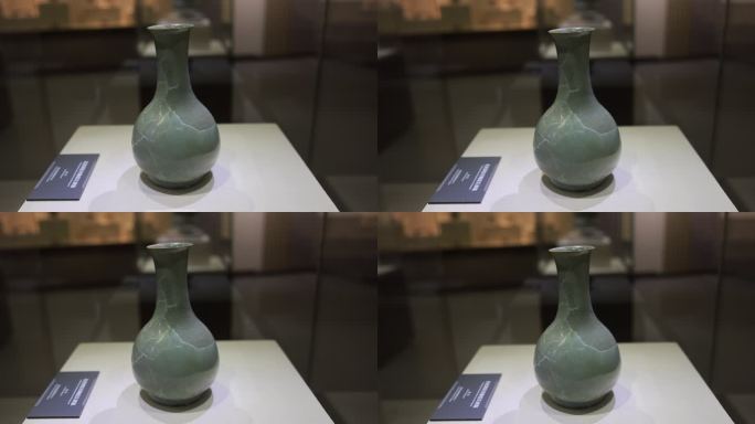 南宋老虎洞窑青釉瓷长颈瓶 杭州博物馆