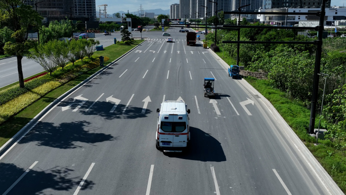 航拍救护车