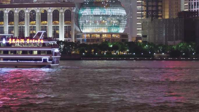 上海黄浦江货轮游白天夜晚川流不息