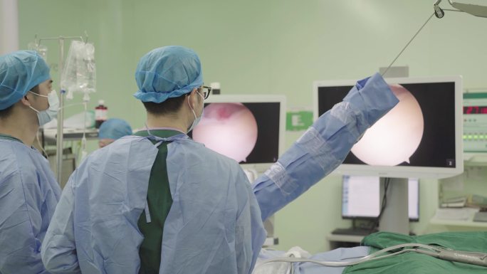 【4K】医生手术室做手术