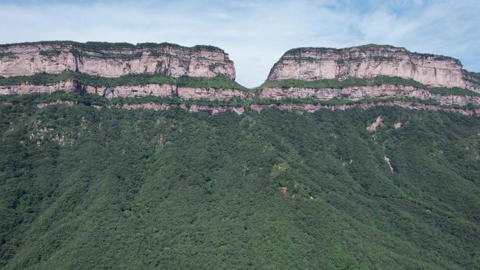 航拍大山山峰