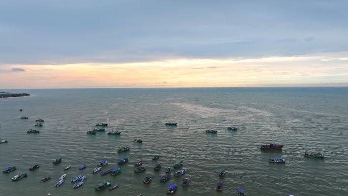4k航拍湛江遂溪海边小渔村海岸线日落
