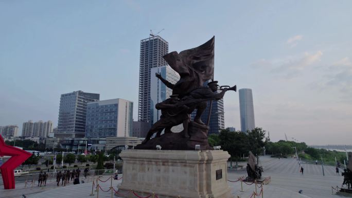 建军广场雕塑4K