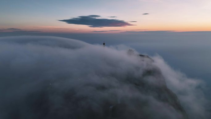 峨眉山云瀑