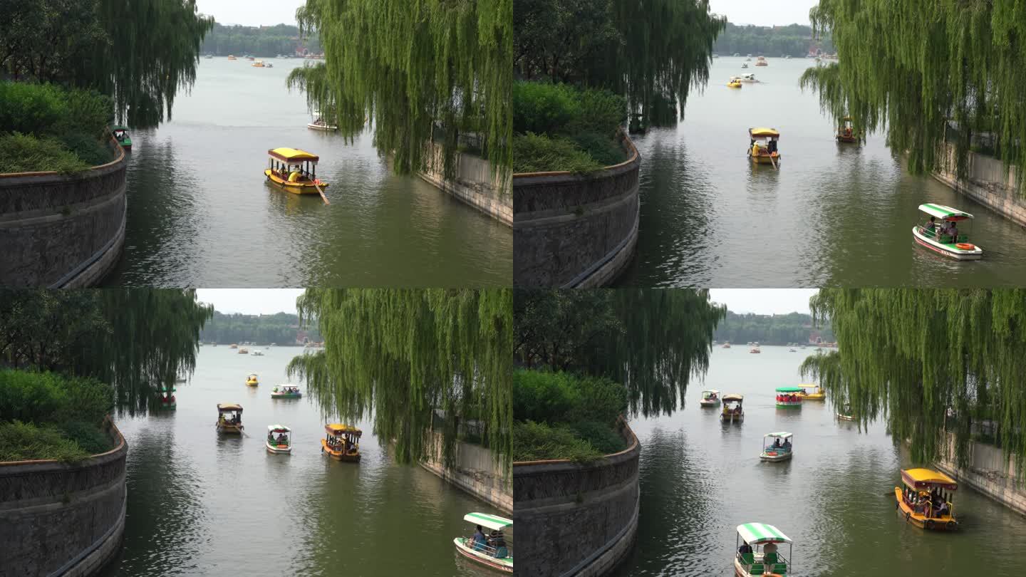 北京北海公园湖面游客划船娱乐