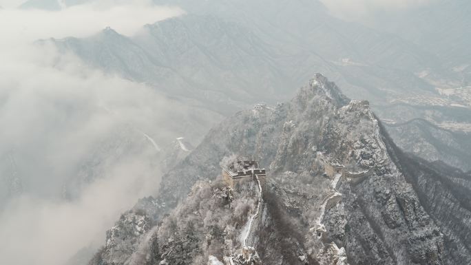 实拍雪后箭扣长城云海延时