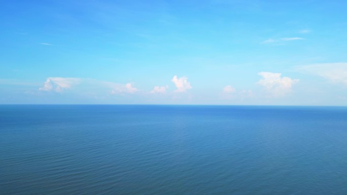 海南乐东黎族县莺歌海海岸线航拍蓝色海洋