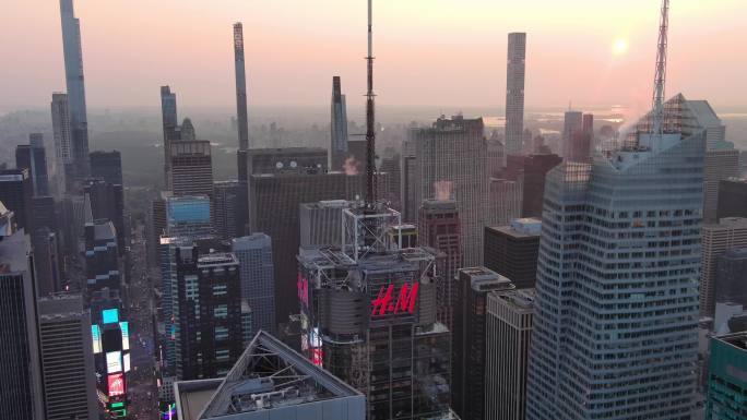 航拍纽约曼哈顿上东区摩天大楼日出天际线