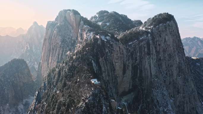 4K航拍西岳华山晴天雪景