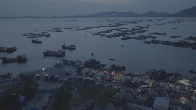 夜晚海边海鲜市场