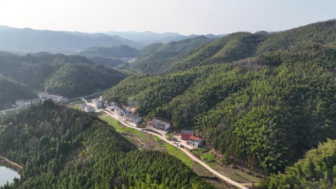 4K航拍乡村大山竹林地质灾害