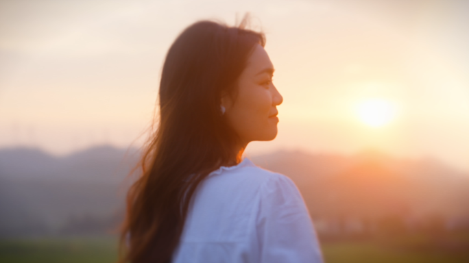 唯美夕阳 美女形象