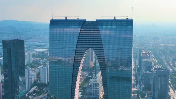 江苏苏州金鸡湖景区东方之门航拍城市风景风