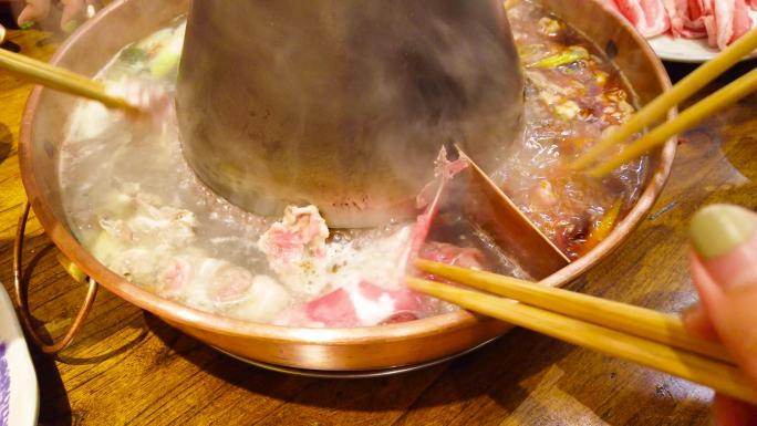 火锅美食铜锅涮肉聚会