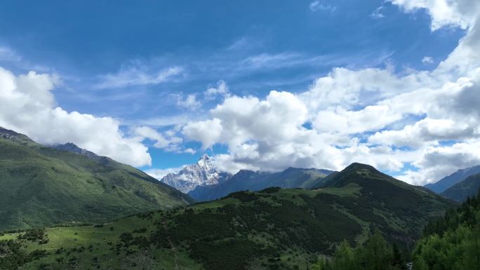 航拍川西高原四姑娘山