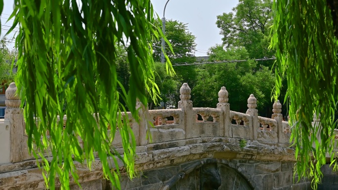 北京夏季的后海老北京风情万宁桥
