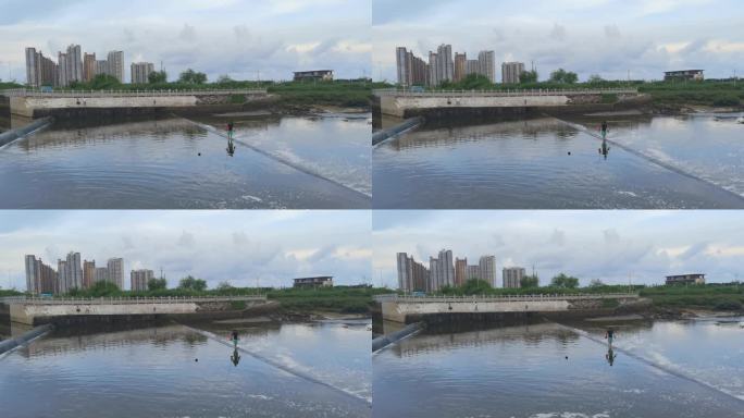 小溪 排污口 钓鱼的人 海景房 生活污水