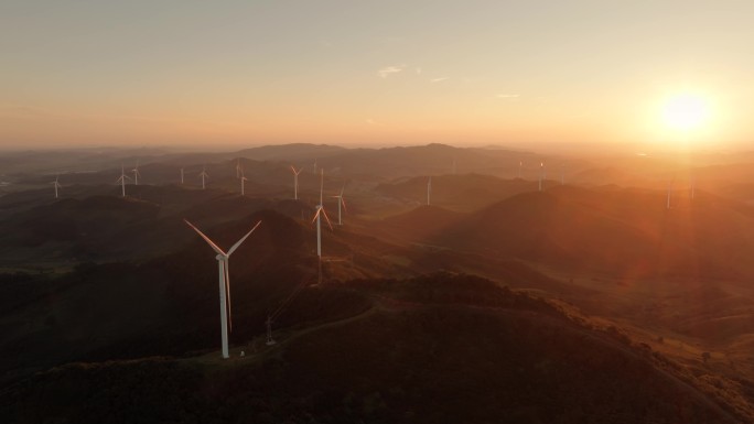 风力发电 碳中和 清洁能源 霞光