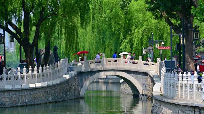 北京夏季的后海老北京风情银锭桥