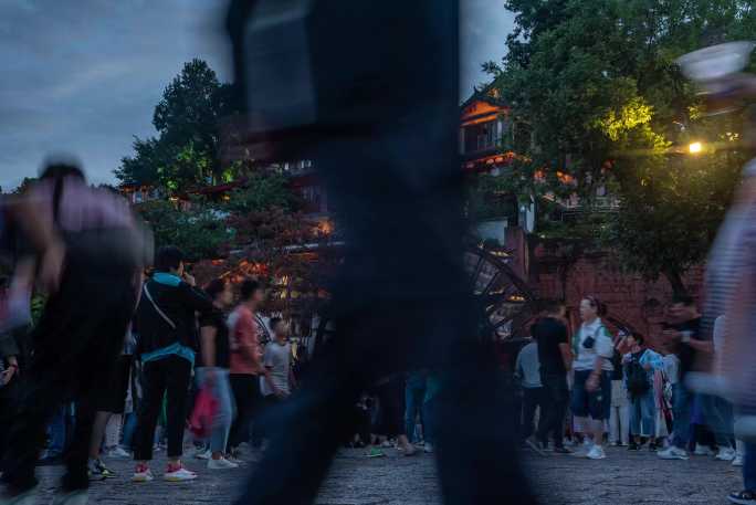 云南丽江大研古城大水车夏季旺季人流延时