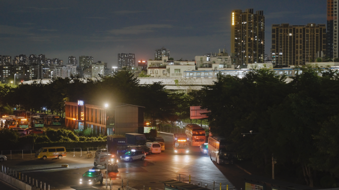 夜晚地铁站高架桥地铁