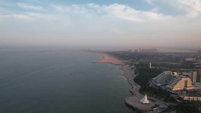 大海海浪沙滩风景日照万平口海滨风景区航拍