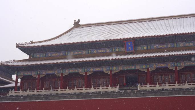 冬季北京故宫博物院午门下雪美景紫禁城