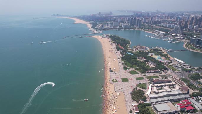 大海海浪沙滩风景日照万平口海滨风景区航拍