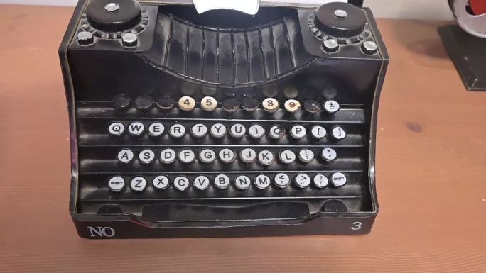 旧时打字机，复古机械打字机