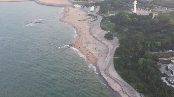 大海海浪沙滩风景日照万平口海滨风景区航拍