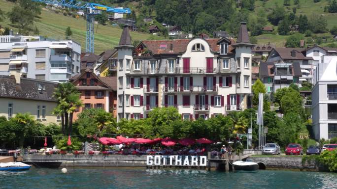 瑞士卢塞恩小镇风光水上船只
