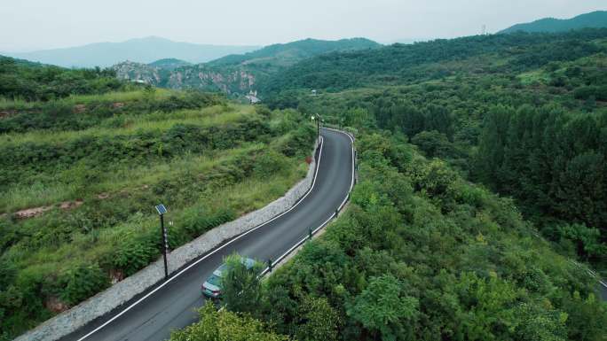 九女峰山路跟车航拍