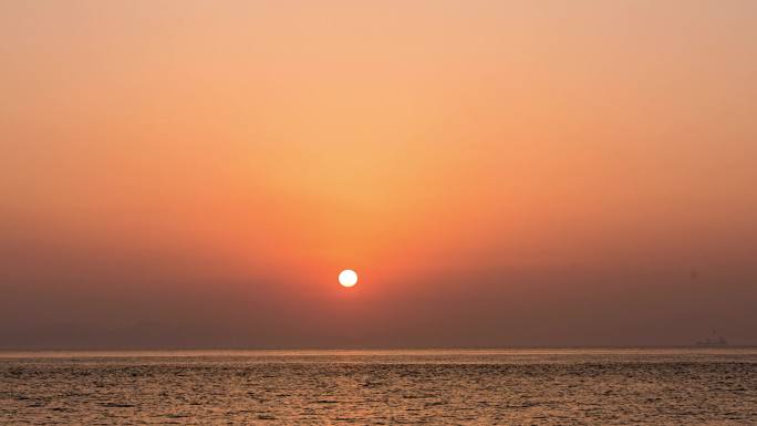 海上日出