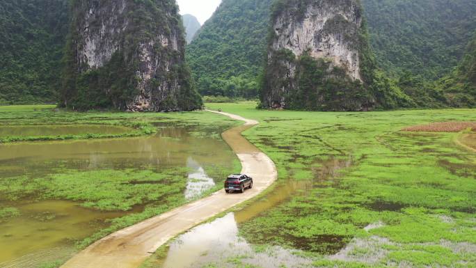 4K航拍车辆涉水（水上公路）