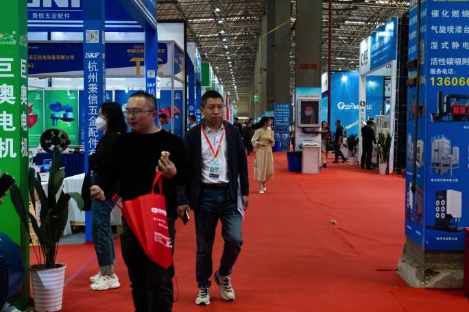 延时台州工业博览会现场人流
