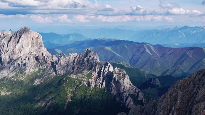 扎尕那的山峰