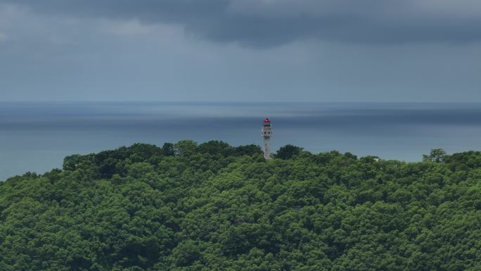 涠洲岛鳄鱼山灯塔全貌