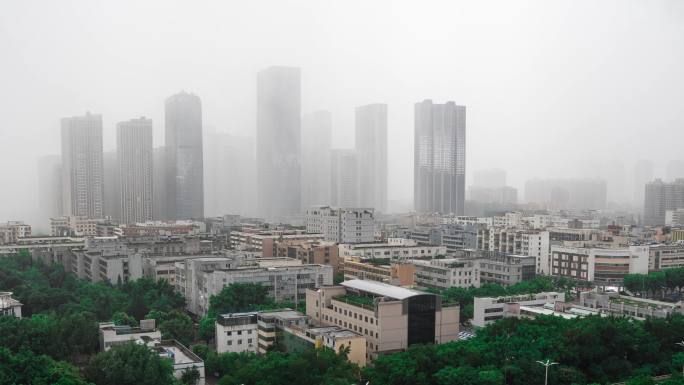 夏季超大暴雨雨幕由远及近变化延时