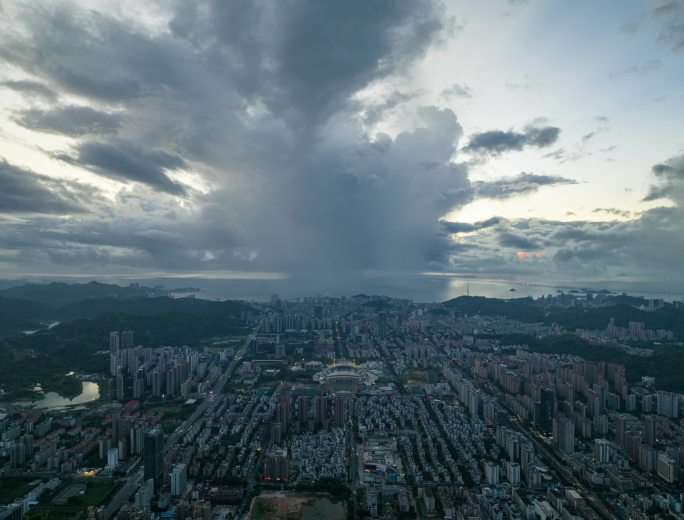 珠海市香洲区日出 雨幕