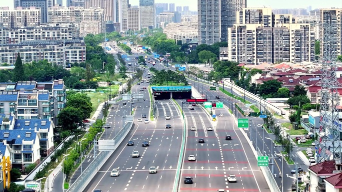 航拍高架桥快速通道车流隧道高楼素材