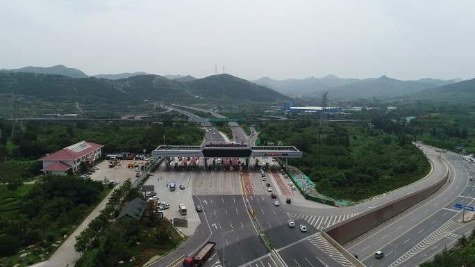 山东济南港沟高速收费站实景航拍城市风景