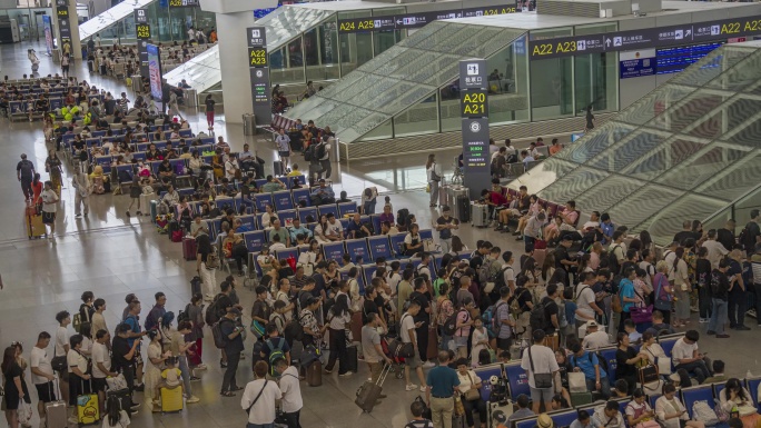 6k春运高铁站人流旅客延时摄影车站人海