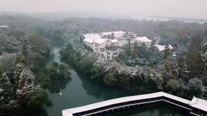 航拍杭州西湖景区浴鹄湾霁虹桥雪景