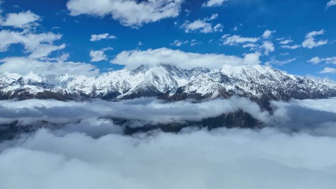 雪山云海