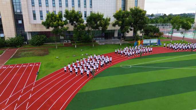 开学学校学生新生军训航拍